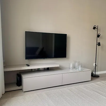New High Quality In The Center Of Apartment