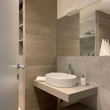 New High Quality In The Center Of Apartment Milan